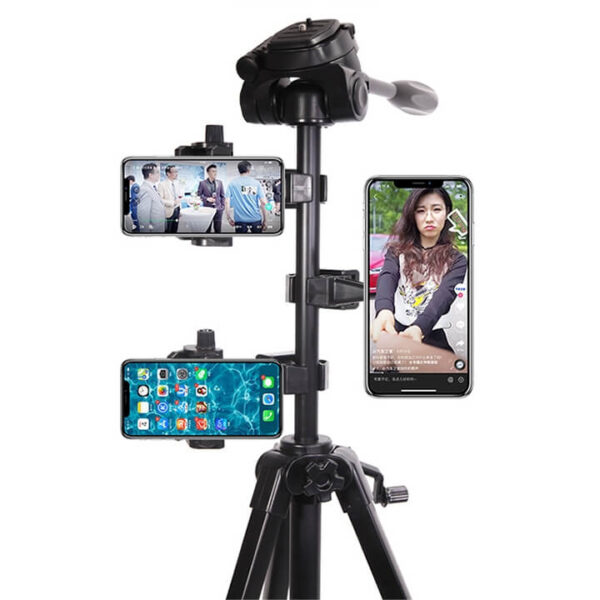 Kẹp điện thoại lên thân tripod Livestream nhiều máy